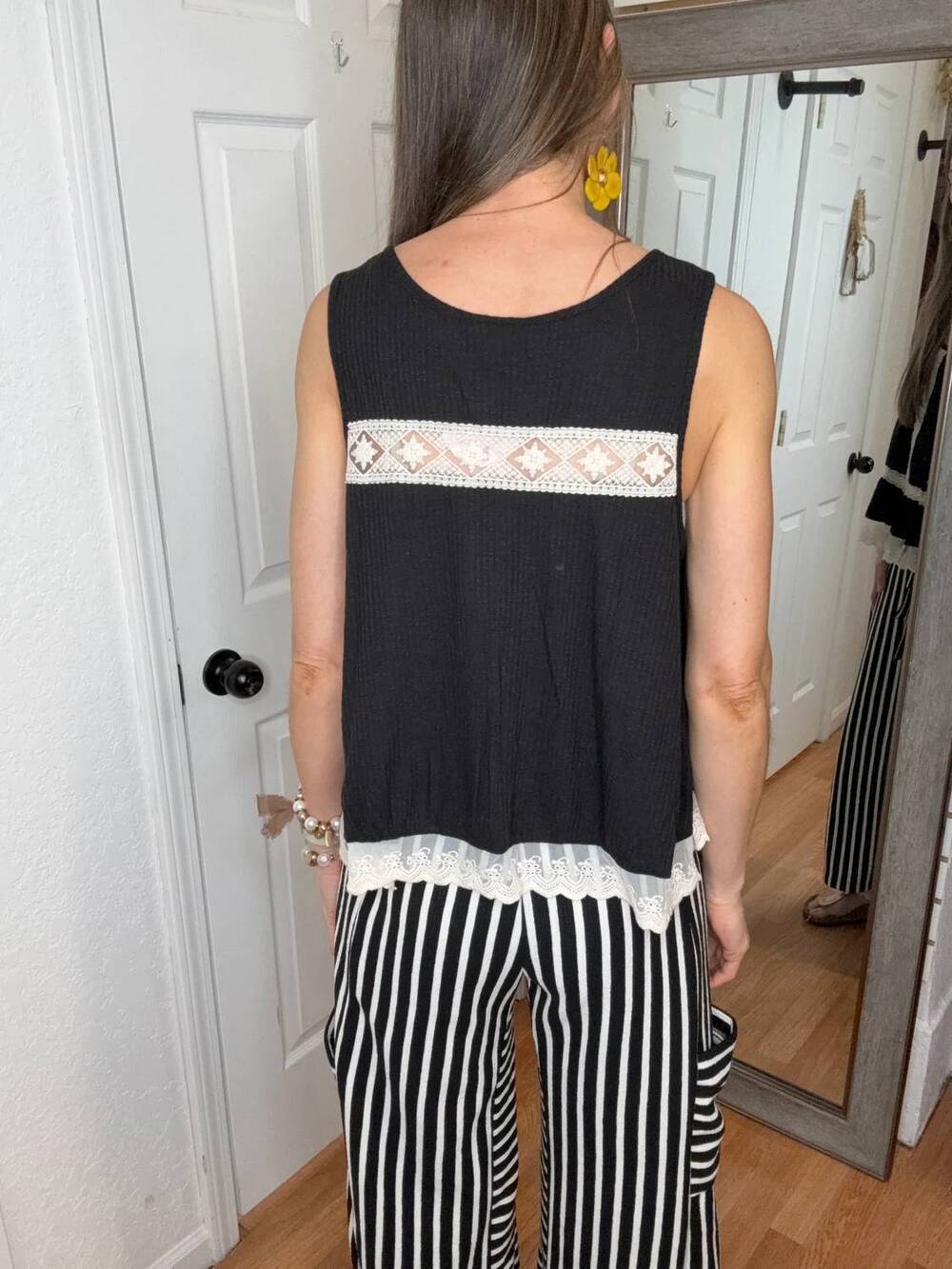 NEW POL quincie button down sleeveless top in black - Picture 4 of 8